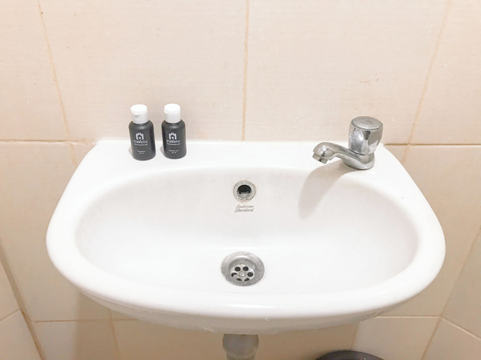 Bedroom 3, Compact And Restful Studio At Pavilion Permata Apartment, Surabaya