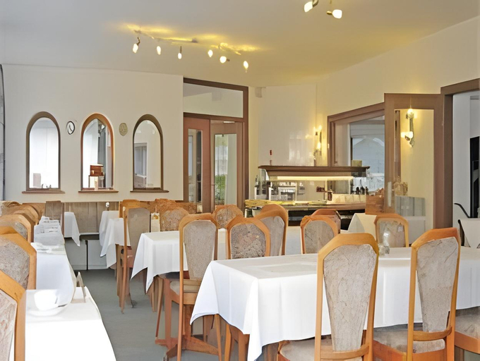 Food & Drinks 3, Graf Waldersee, Leer