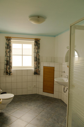 Bathroom 3, Ostsee-Landhaus, Rostock