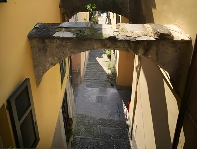 Others 4, Albergo Milano, Lecco