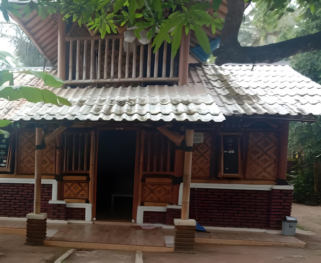 Exterior & Views 1, Hotel O Penginapan Putri Asih Sawarna, Lebak