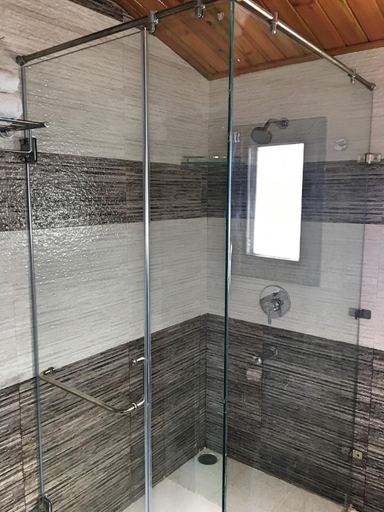 Bathroom 3, Ess & Bee Resorts, Kangra