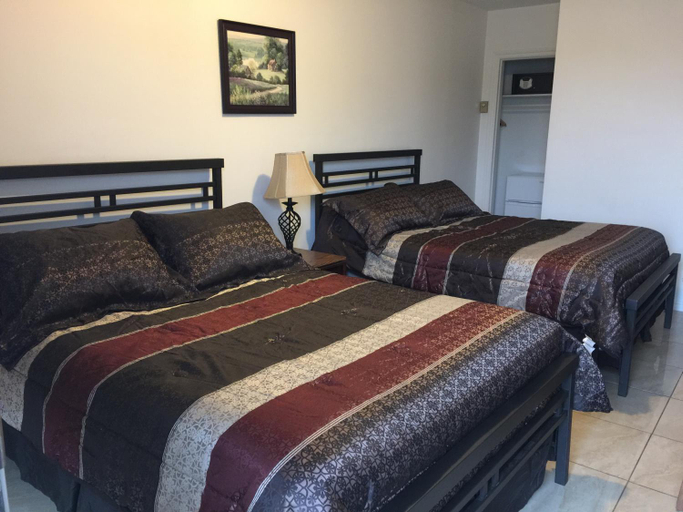 Others 4, Motel Ritz, Communauté-Urbaine-de-l'Outaouais