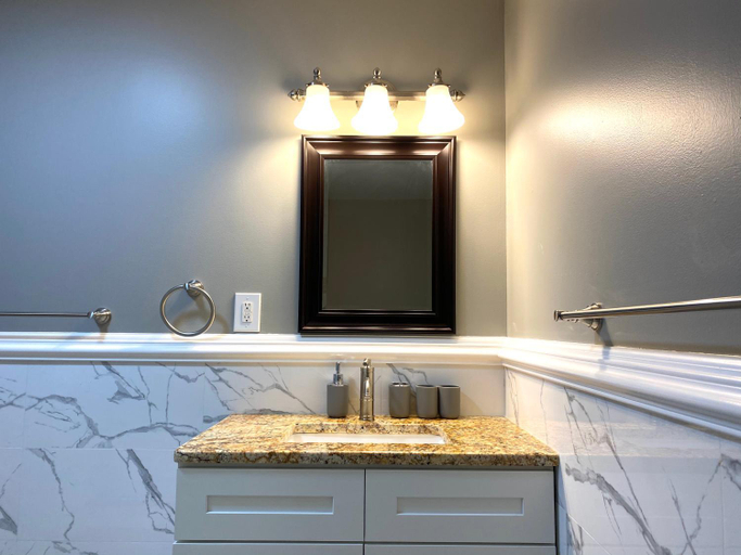 Bathroom 16