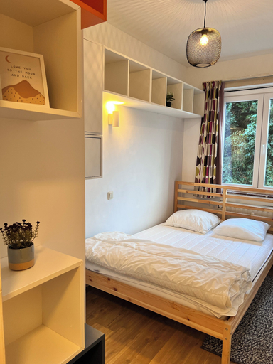 Bedroom 2, Bright & Stylish in Nature, Bruxelles