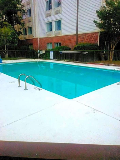 Sport & Beauty, Days Inn Macon North, Bibb