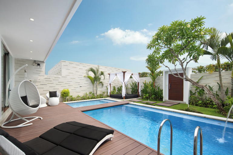 Swimming Pool 25