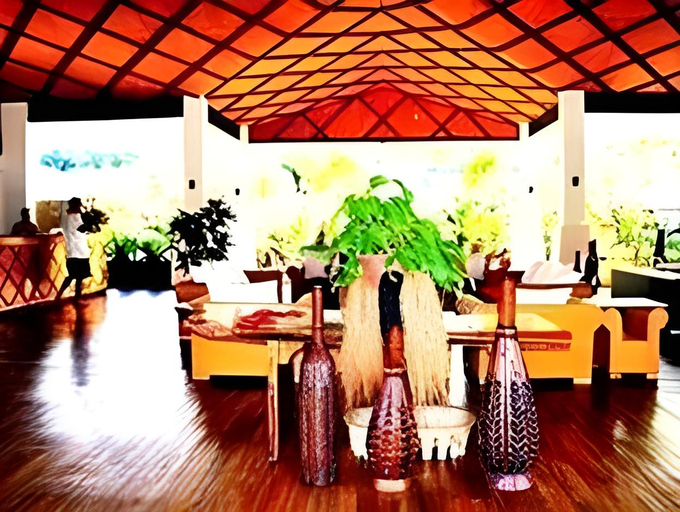 Food & Drinks 4, Orator Hotel, Faleata West