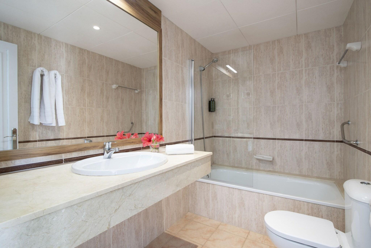 Bathroom 5, Pierre & Vacances Menorca Cala Blanes, Baleares