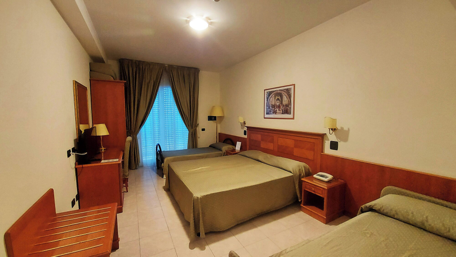 Bedroom 2, Grand Hotel Victoria, Reggio Di Calabria