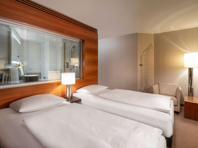 Bedroom 5, Mövenpick Hamburg, Hamburg