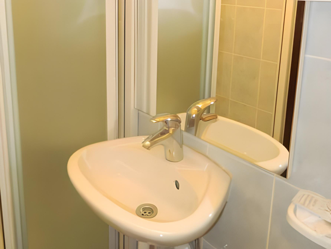 Bathroom 2, Hotel Sky, Zadar