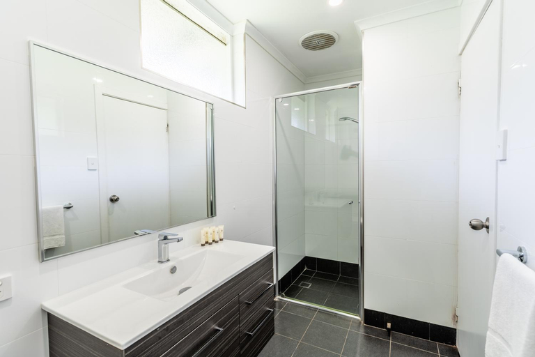 Bathroom 7