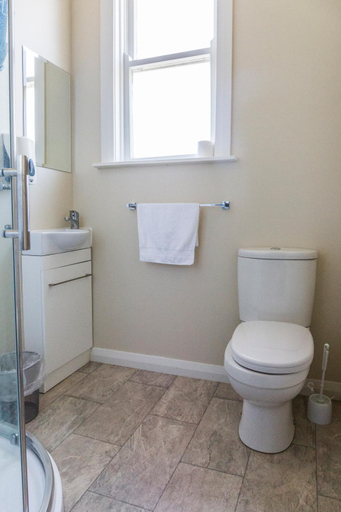 Bathroom 3, Post Office Hotel, Horowhenua