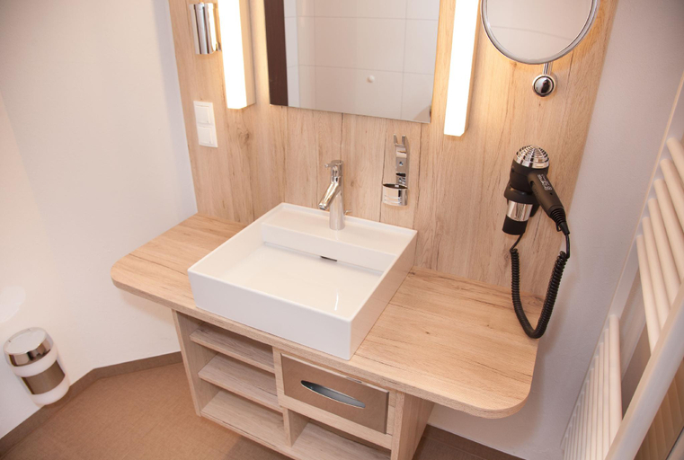 Bathroom 12