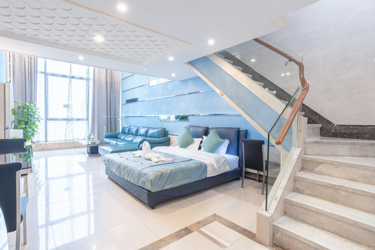 Bedroom 13