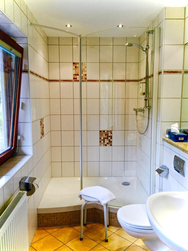 Bathroom 2, Dornroschen, Odenwaldkreis
