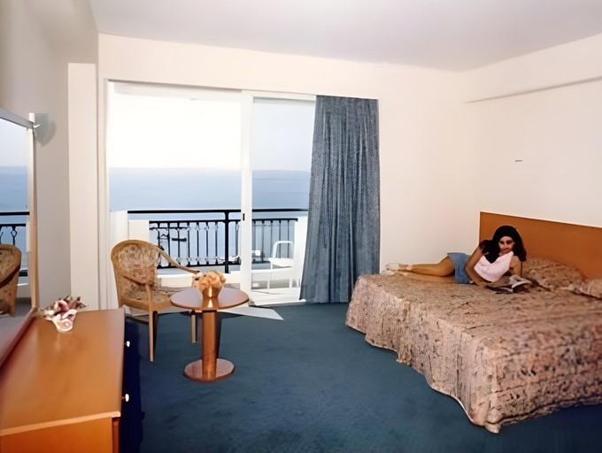 Bedroom 2, Pier Beach Hotel Apartments