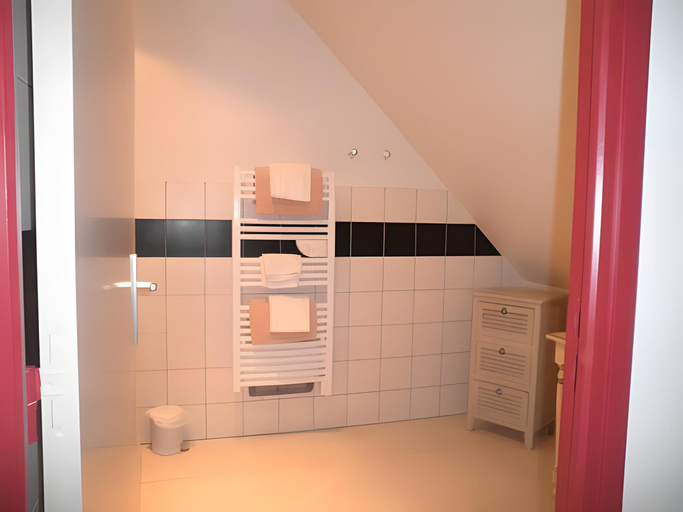 Bathroom 4, Domaine Les Saules, Somme