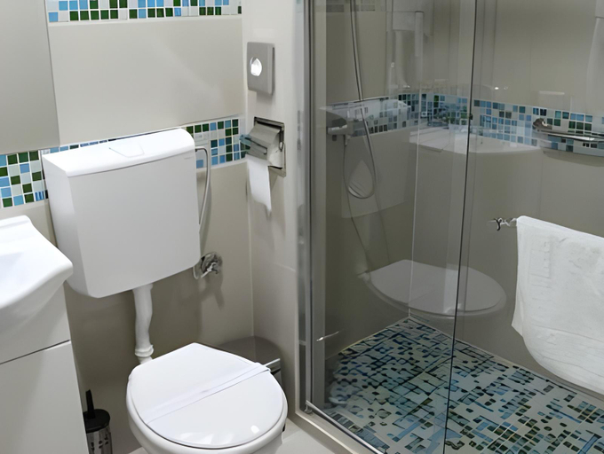 Bathroom 4, Hotel Zeder Garni, Belgrade
