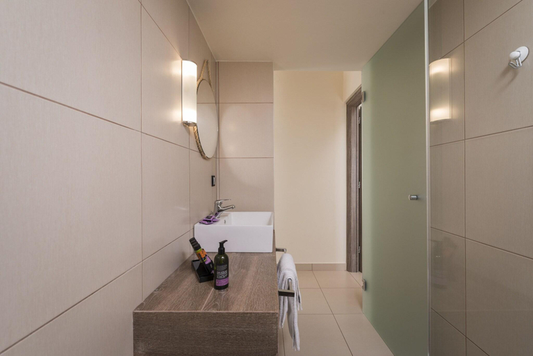 Bathroom 4, Sea City Apartments, Crete