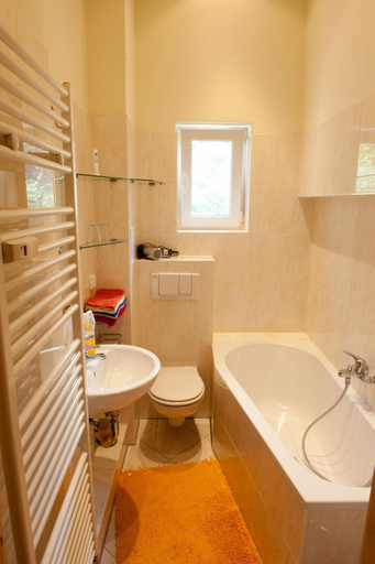 Bathroom 2, Excellent Apartments Kreuzberg, Berlin