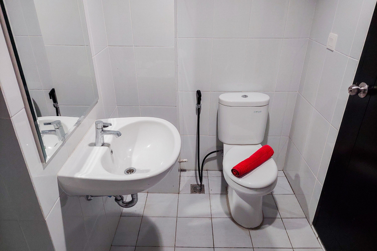 Bathroom 3, Fancy And Cozy 1Br At Casa De Parco Apartment, Tangerang