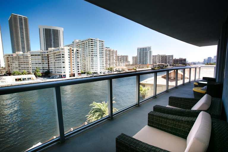 Others 5, Three-Bedroom Beachwalk Resort Apartment, Broward