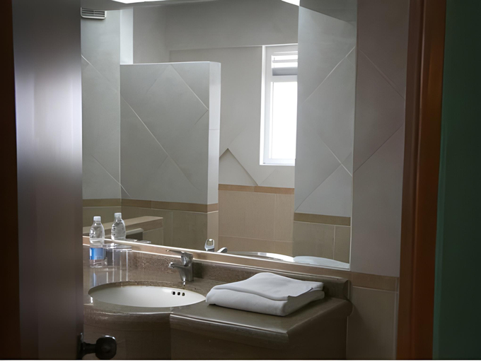 Bathroom 4, GRAN HOTEL VILLA DE MADRID, Mexico City