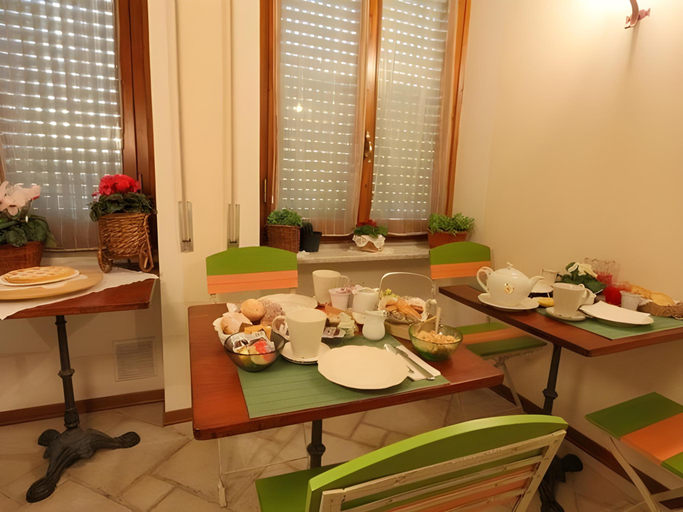 Food & Drinks 5, Blu Notte Guest House, Florence
