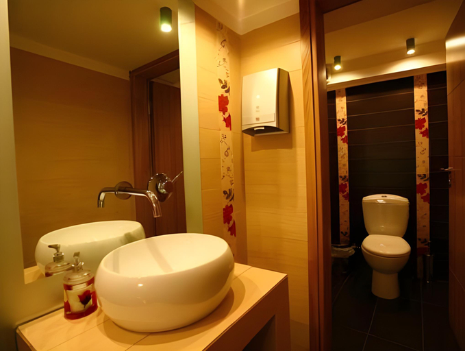 Bathroom 4, Hotel Flisvos, Peloponnese