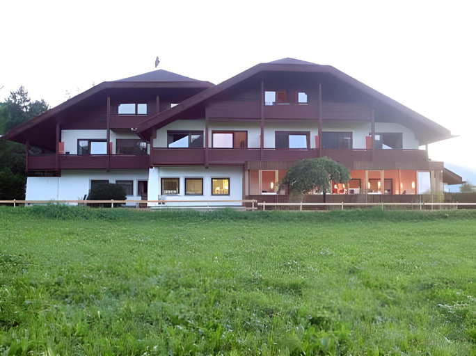 Exterior & Views 2, Hotel Krondlhof, Bolzano