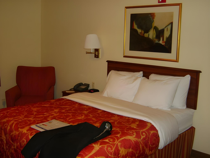 Bedroom 2, InTown Suites Greenville, Pitt