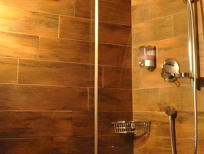 Bathroom 4, Hotel L'Etable, Monthey