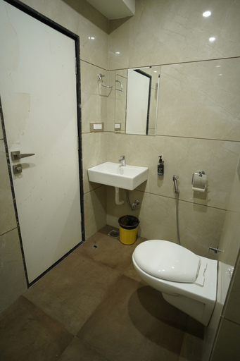Bathroom 3, Deotel Inn Pithampur by JMC, Indore