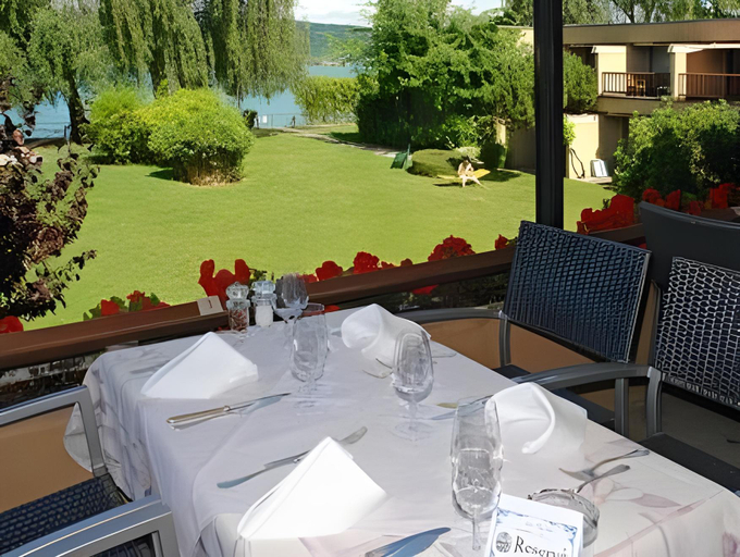 Food & Drinks 3, Hotel Bad Muntelier Am See, Lac