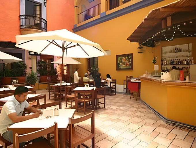 Food & Drinks 5, Hotel Trebol, Del Centro