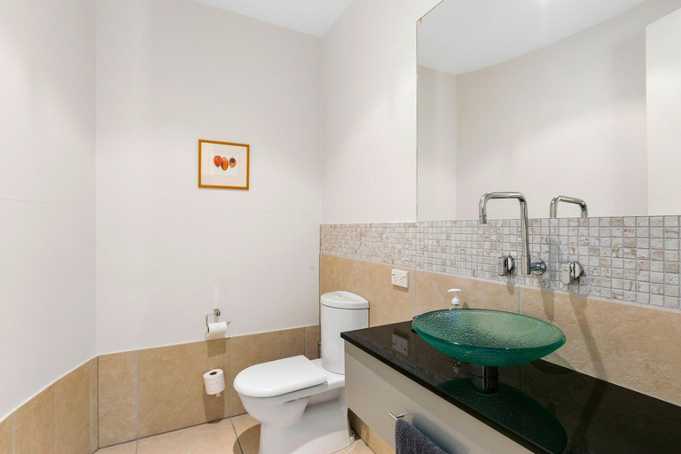 Bathroom 4, Sea Point on Trinity Beach, Cairns