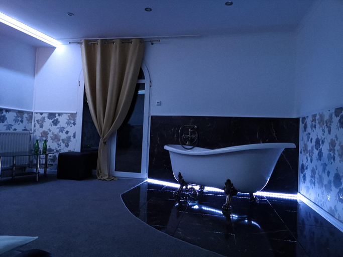 Others 5, Hotel Tara, Kielce City