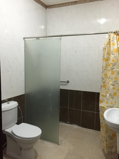 Bathroom 3, Al Tawheed Hotel Apartments, Salt