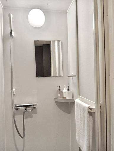 Bathroom 4