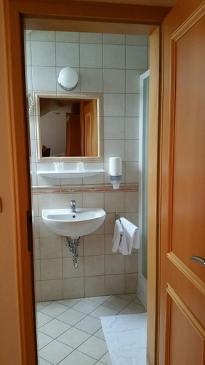 Bathroom 2, Vadaszkurt Panzio, Sopron-Fertőd