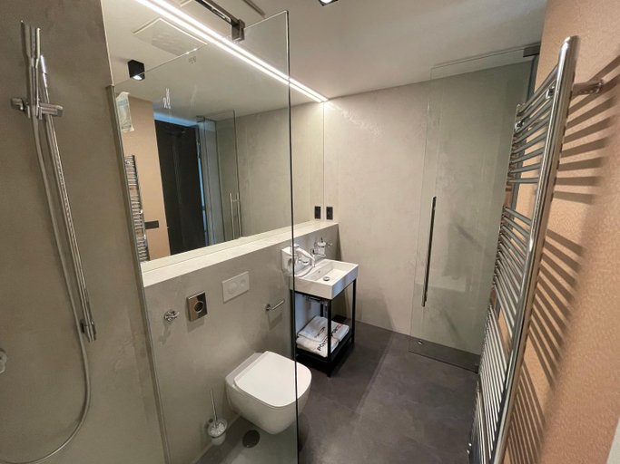 Others 5, Ponton Rooms, Bratislava V