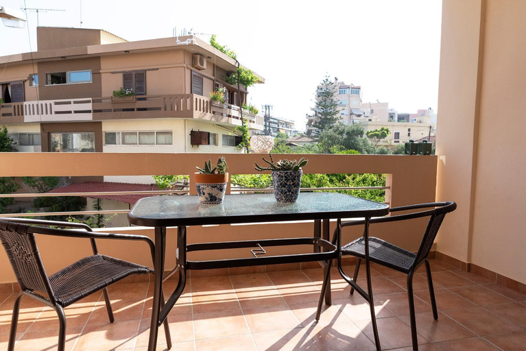 2, Plumi City Apartments, Crete