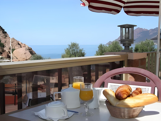 Food & Drinks 5, Hotel Ideal, Corse-du-Sud