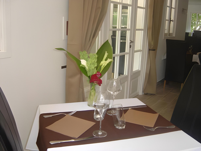 Food & Drinks 4, Logis Hotels La Bastide des Golfs, Alpes-Maritimes