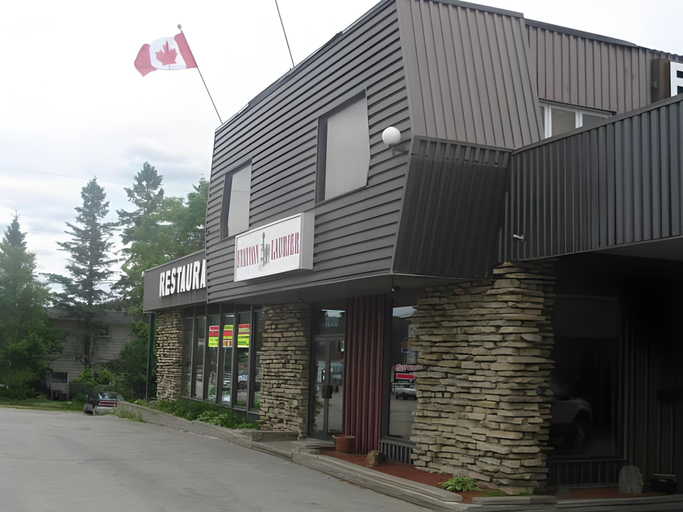 Exterior & Views 2, Complexe DIX80 Hôtellerie et Restaurant, Antoine-Labelle