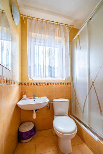 Bathroom 3, Willa Rossa, Puck