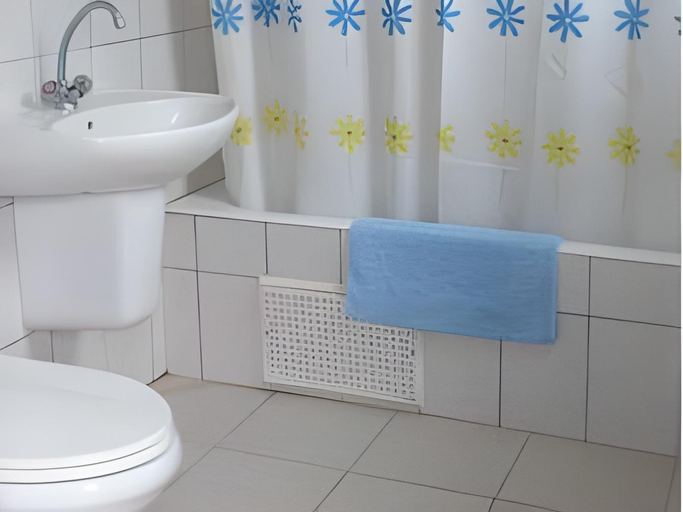 Bathroom 3, Hylatio Tourist Village
