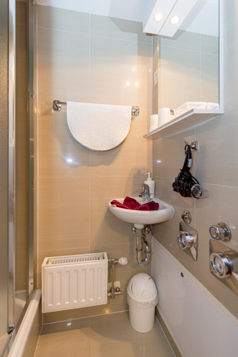 Bathroom 4, Budapest Center Residence, Budapesti